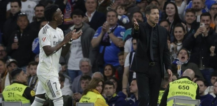 维尼修斯德比冲突再升级 西蒙尼怒斥引发全场震